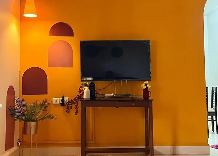 2Bhk Full Privacy,No Restriction, Swimming Pool, Kitchen- Quirky Stays