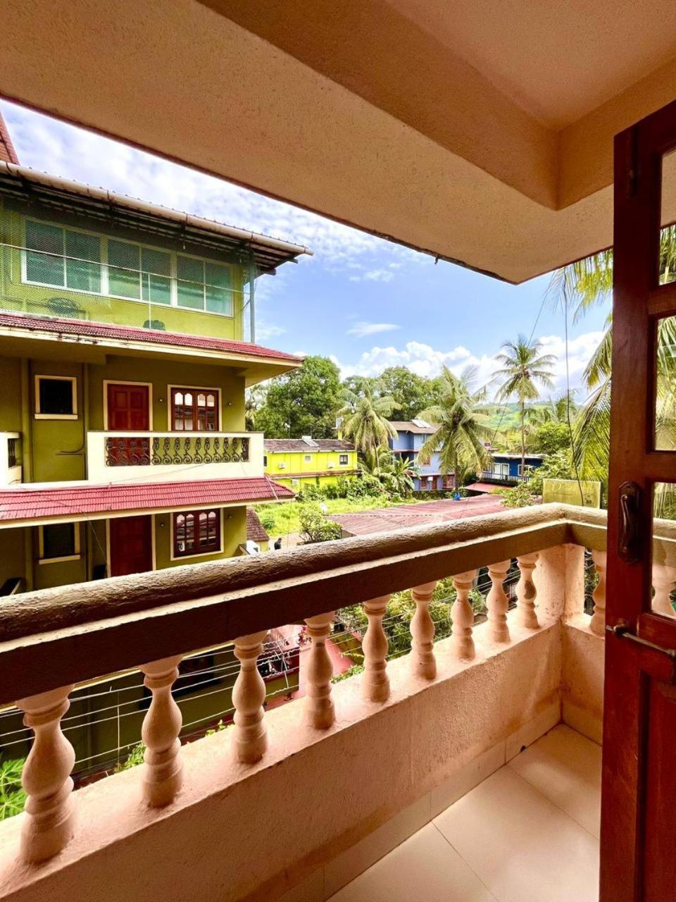 2bhk Full Privacy,no Restriction, Swimming Pool, Kitchen- Quirky *