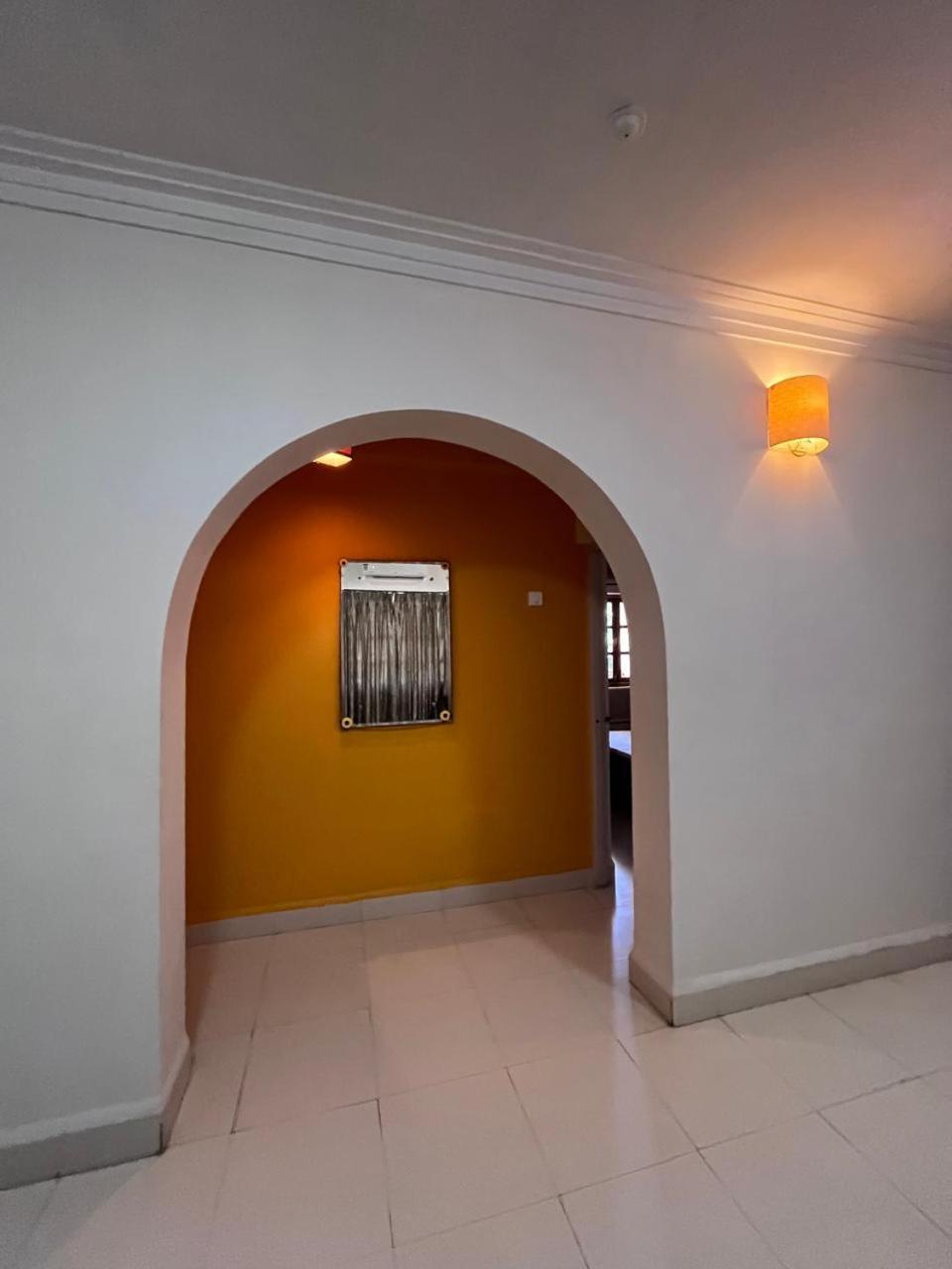 2bhk Full Privacy,no Restriction, Swimming Pool, Kitchen- Quirky Apartment Candolim