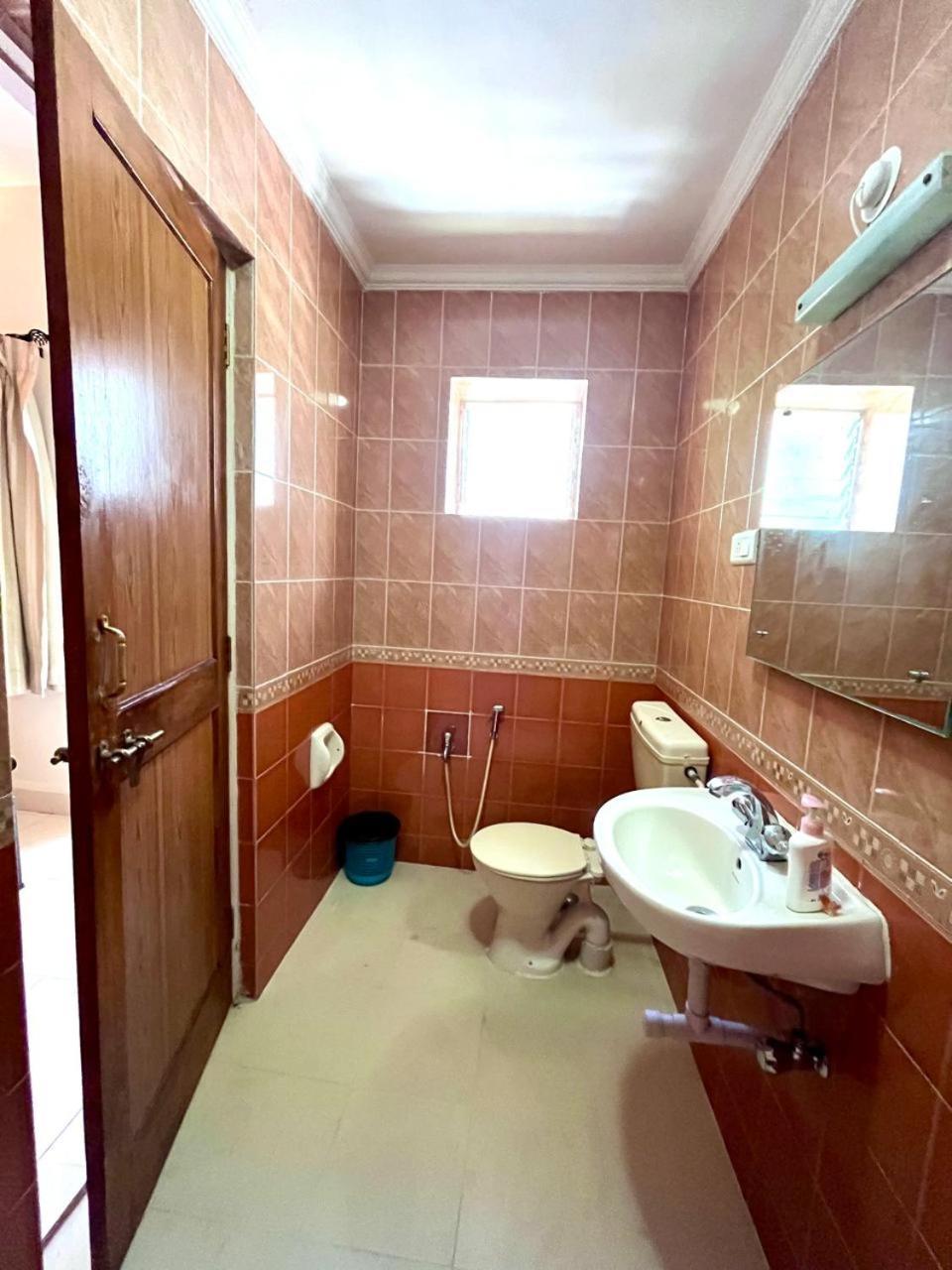 2bhk Full Privacy,no Restriction, Swimming Pool, Kitchen- Quirky